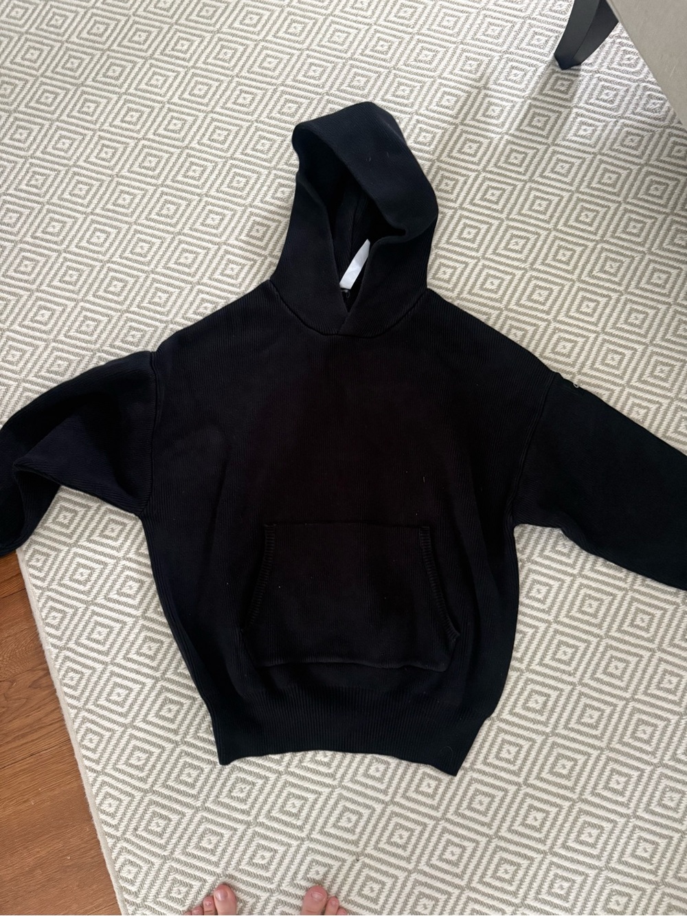 ALO Yoga Women’s Black Hooded Heavy Knitted Pullover Sweater